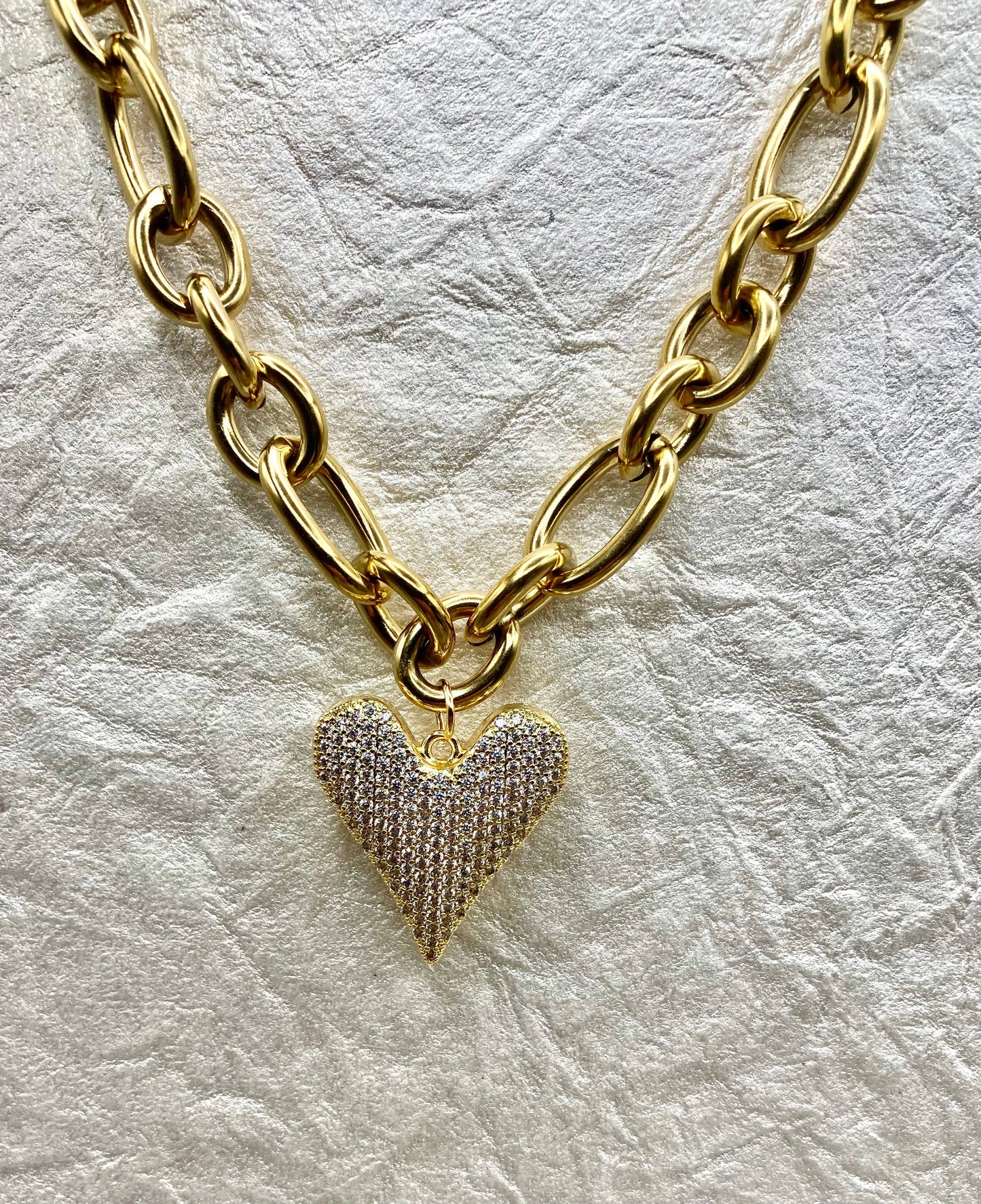 Collier pendentif cœur Chunky Gold Statement de Rebecca Ray