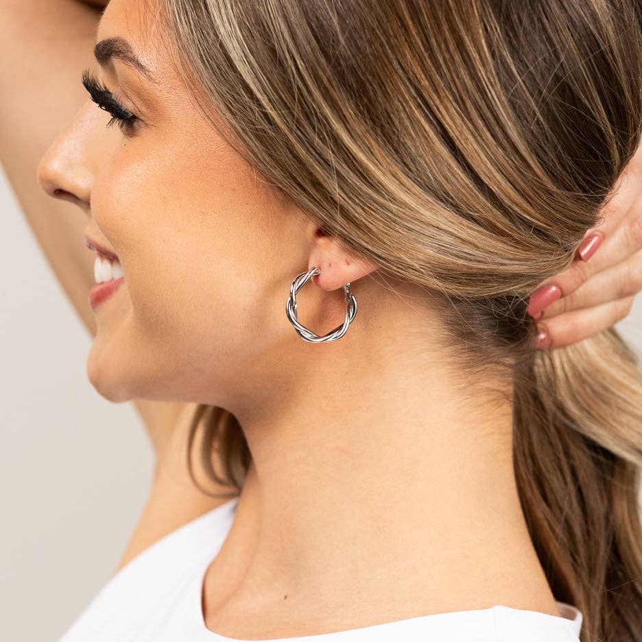 BOUCLES D'OREILLES CRÉOLES TORSADÉES EN ACIER INOXYDABLE PLAQUÉ OR 18 CARATS