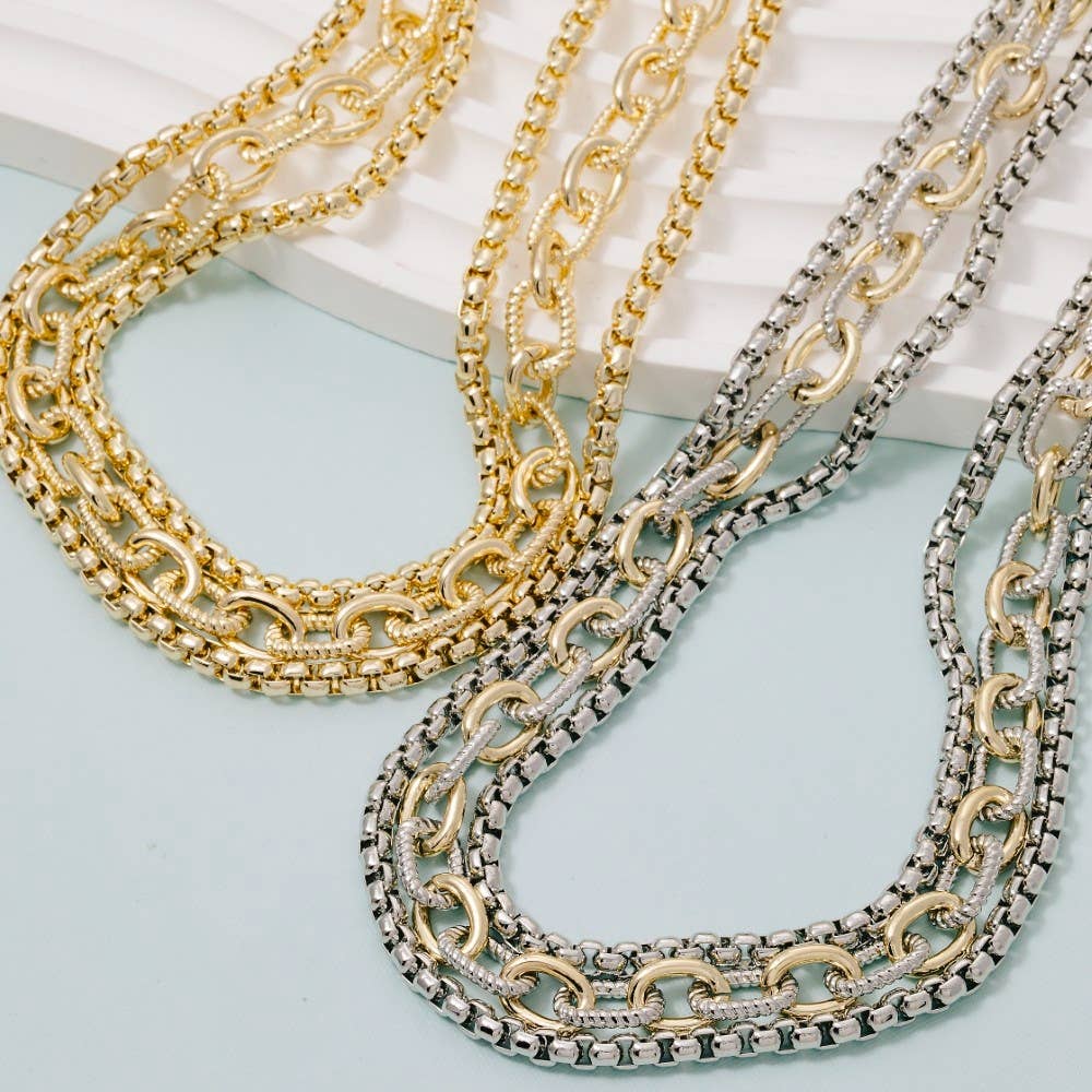 Le collier Looks by Fame en chaînes superposées dorées et assorties