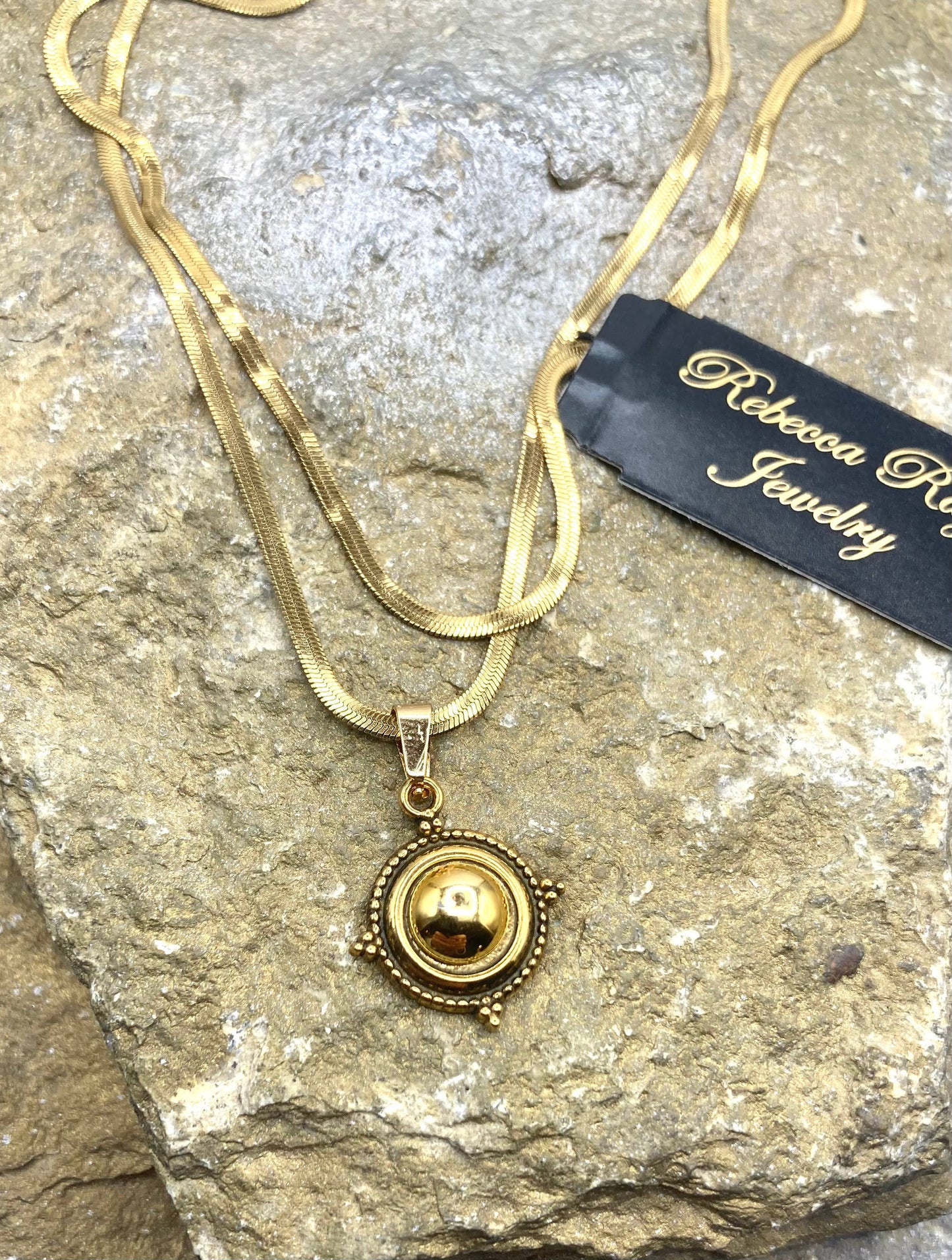 Collier Rebecca Ray bohème à double rang avec pendentif breloque