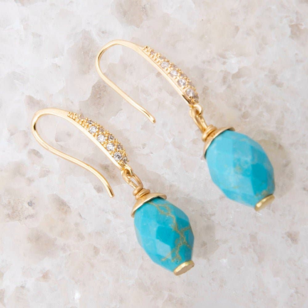 Boucles d'oreilles pendantes dorées en magnésite bleue Hepburn de Barse Jewelry