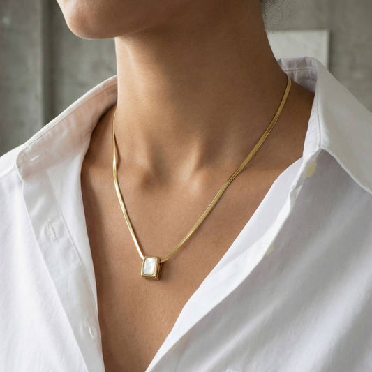 The Looks by Fame Stainless Steel Herringbone Chain Rectangle Pearl Pendant