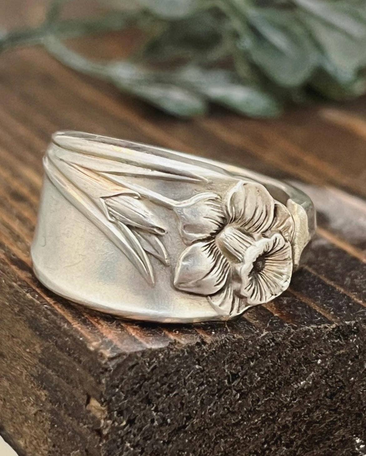 Bague cuillère jonquille en argent sterling d'Emily
