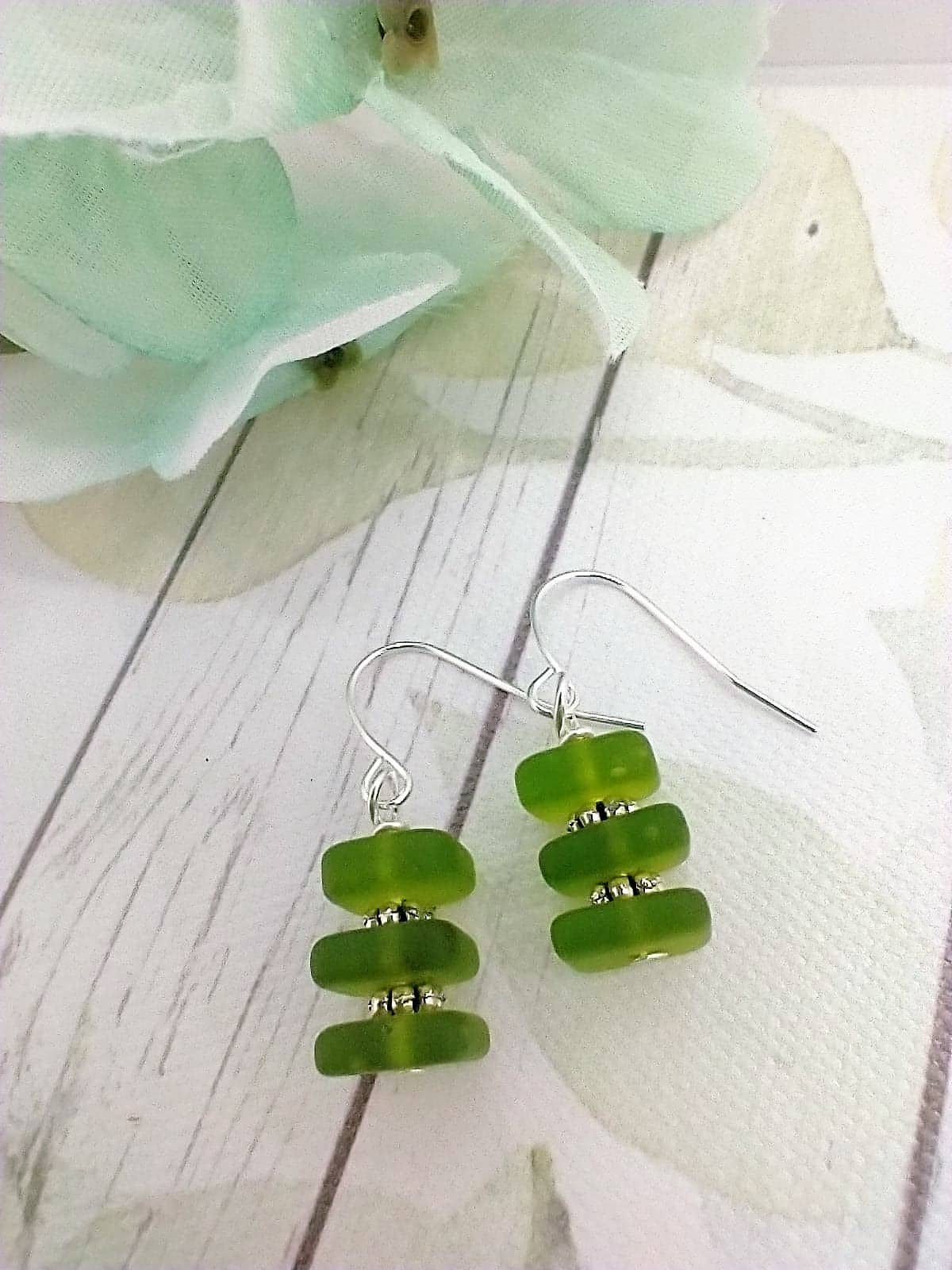 Bad Apple Designs, boucles d'oreilles pendantes en argent sterling 925, empilement de carrés en verre de mer