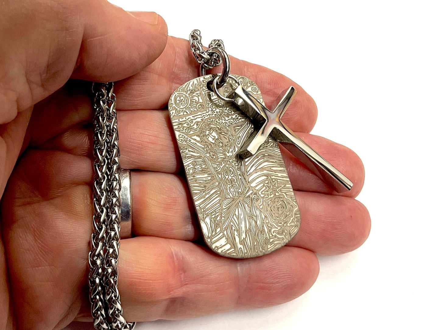 Engraved jesus image dog tag necklace with overlaying cross waterproof medallion with heavy keel chain for men