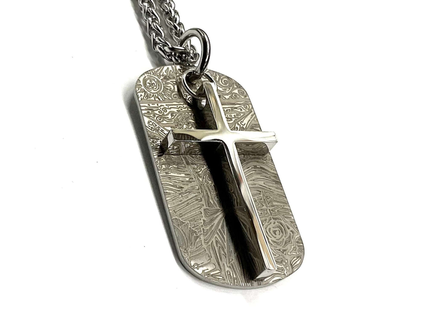 Engraved jesus image dog tag necklace with overlaying cross waterproof medallion with heavy keel chain for men