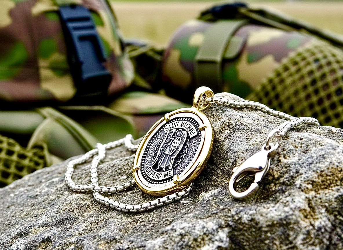 Saint Michael DEFEND ME medal Silver St Michaels Medallion Stainless Steel Chain Patron Saint Police Officers Soldiers