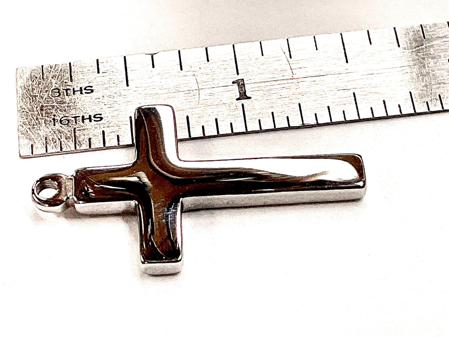 Sleek Silver Gold Cross Necklace for Men Women Waterproof Hypoallergenic Stainless Steel Girls Boy Jesus Hope Jewelry Christian Jewellery