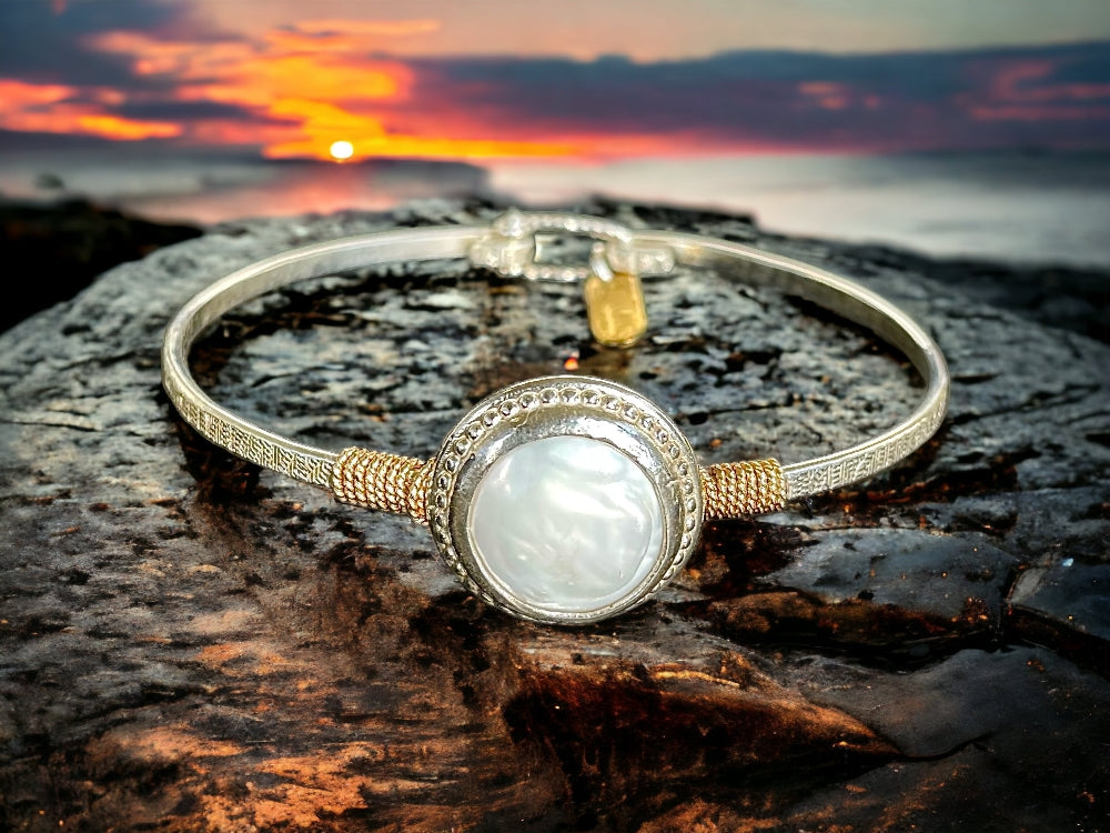 Luna Pearl Bracelet