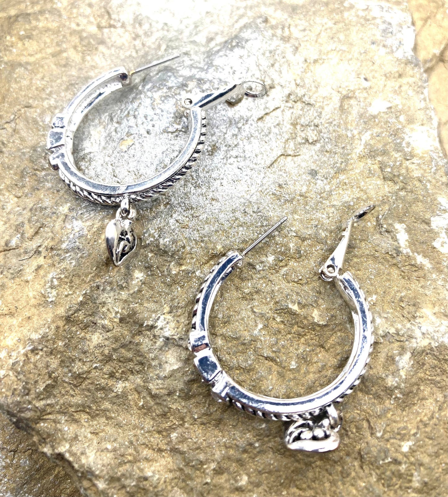 Rebecca Ray, créoles vintage avec pendentif cœur