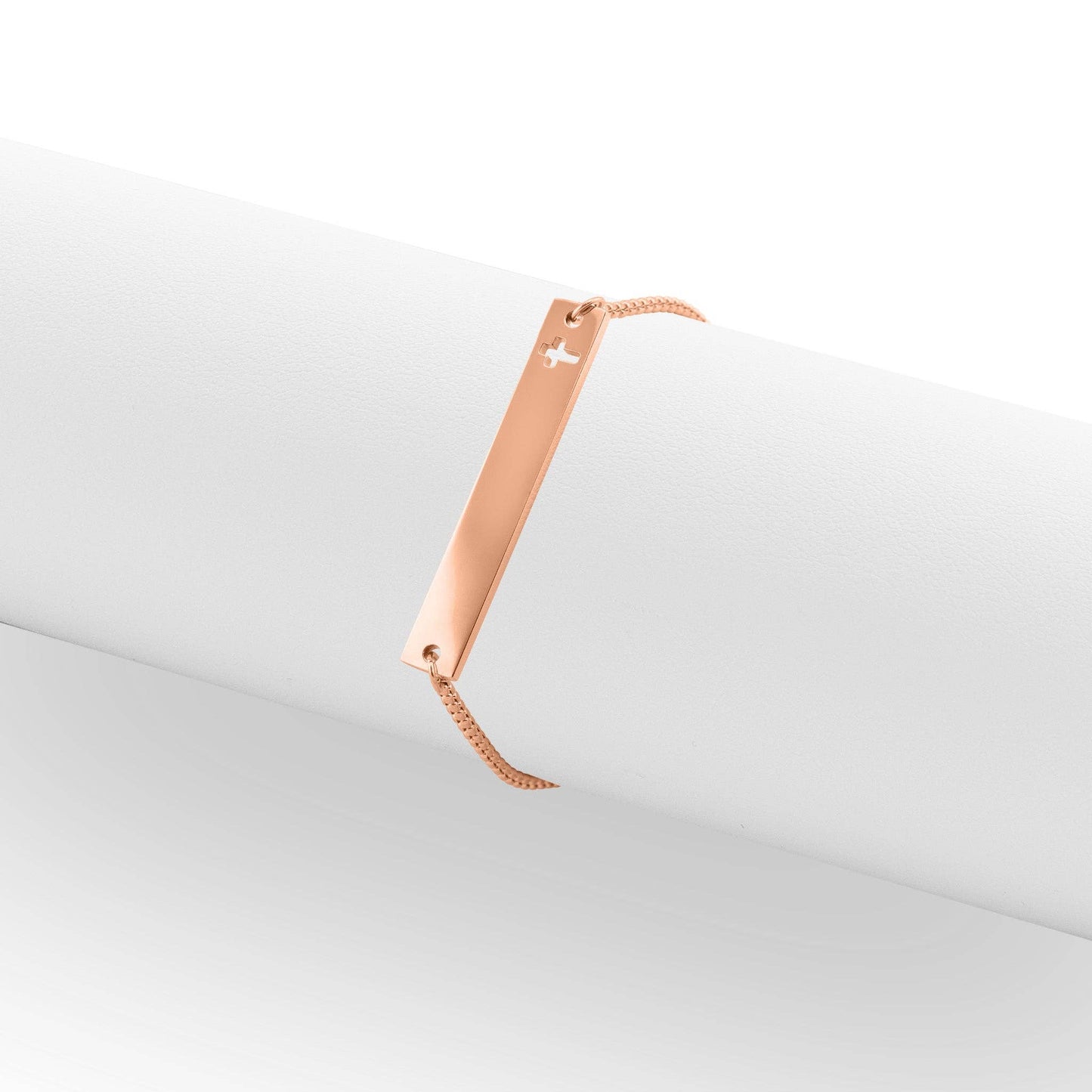 Bracelet à barre transversale ajourée réglable en acier inoxydable