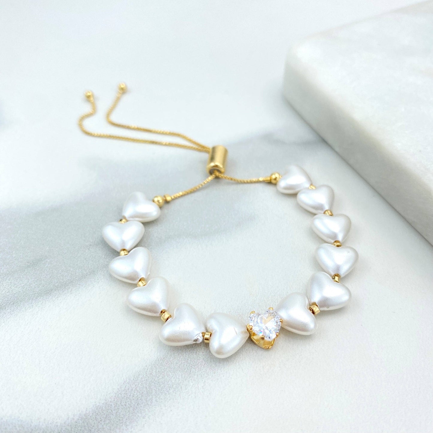 Luxus Accessories Bracelet en perles en forme de cœur en or 18 carats avec zircone en forme de cœur, bracelet réglable en perles en forme de cœur