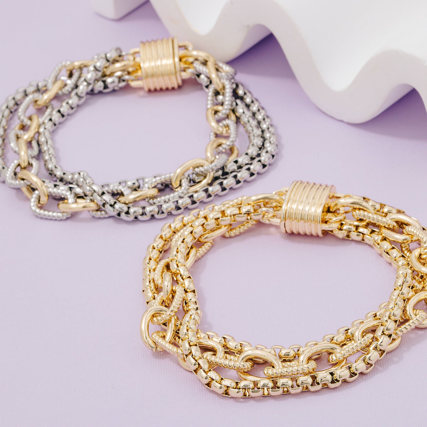 Bracelet Plaqué Or à Fermoir Magnétique Chaînes Assorties The Looks by Fame