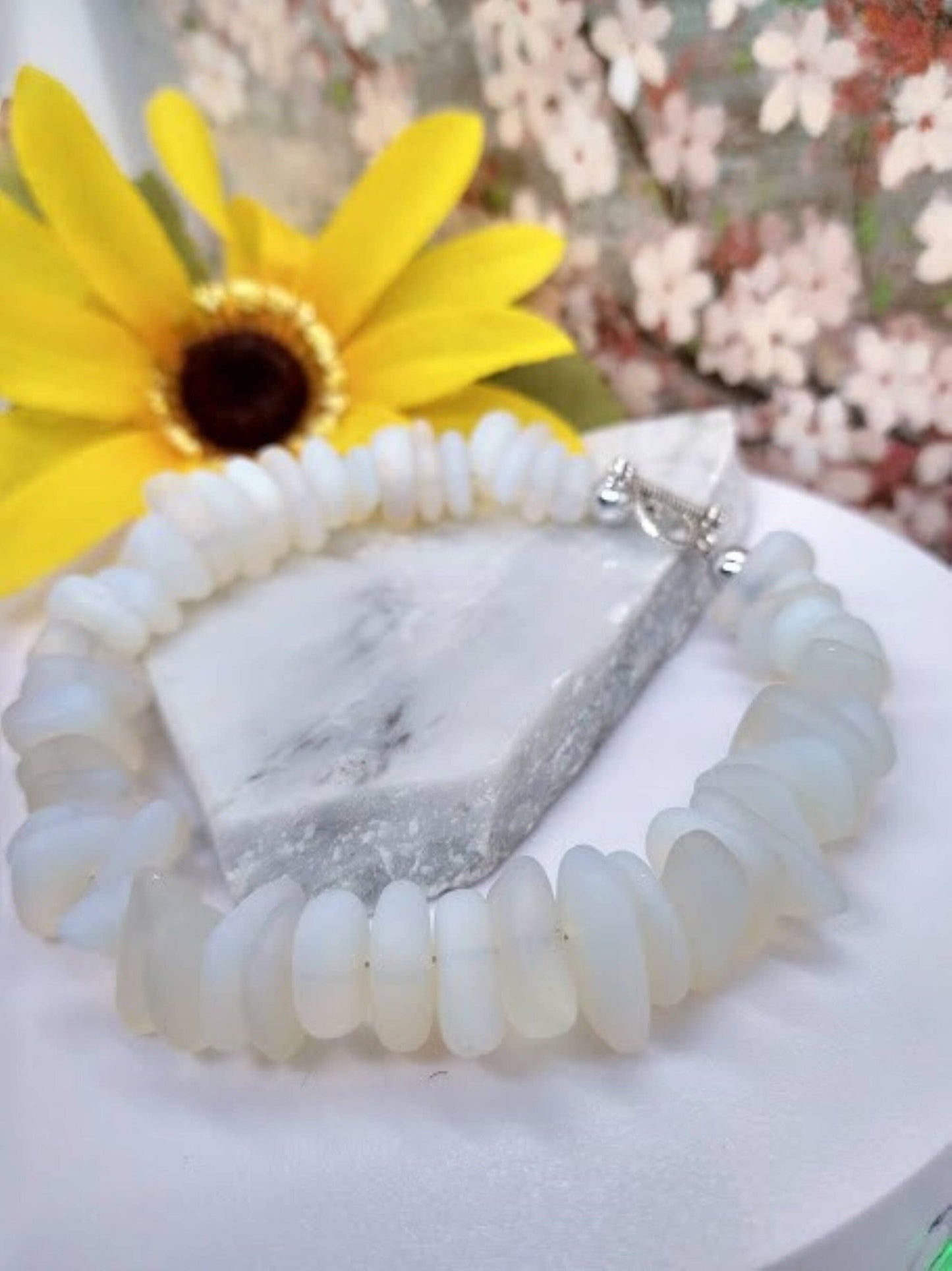 Bracelet en argent avec verre de mer et opale de lune Bad Apple Designs