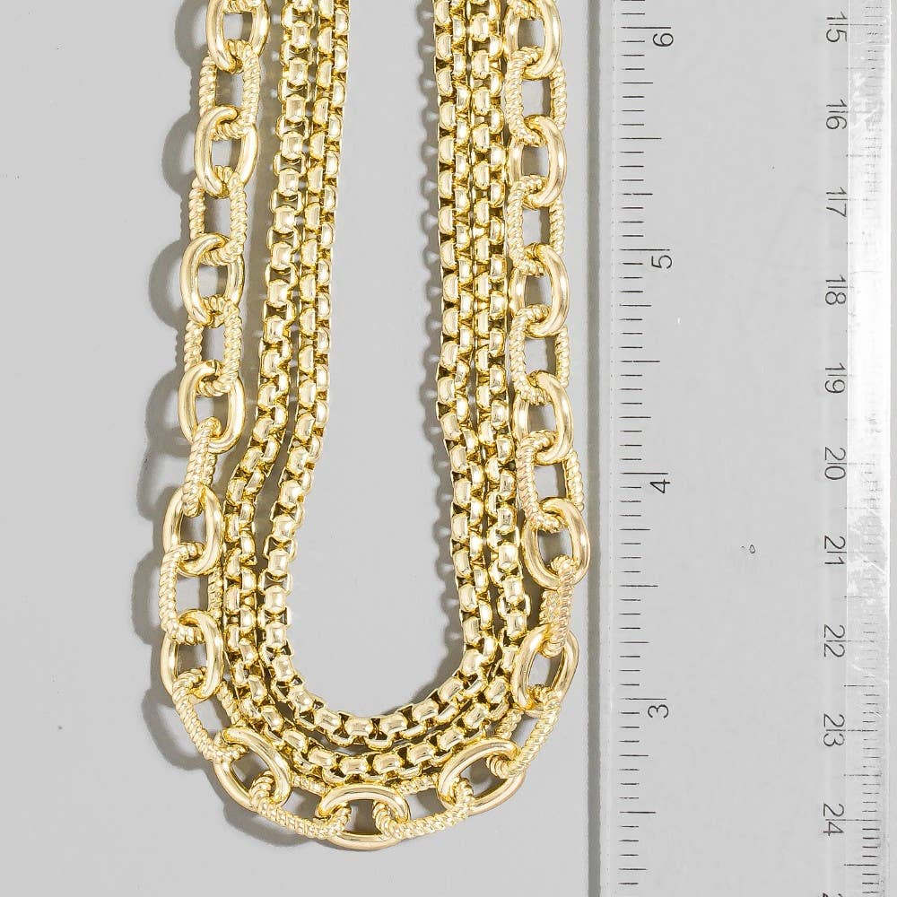 Le collier Looks by Fame en chaînes superposées dorées et assorties