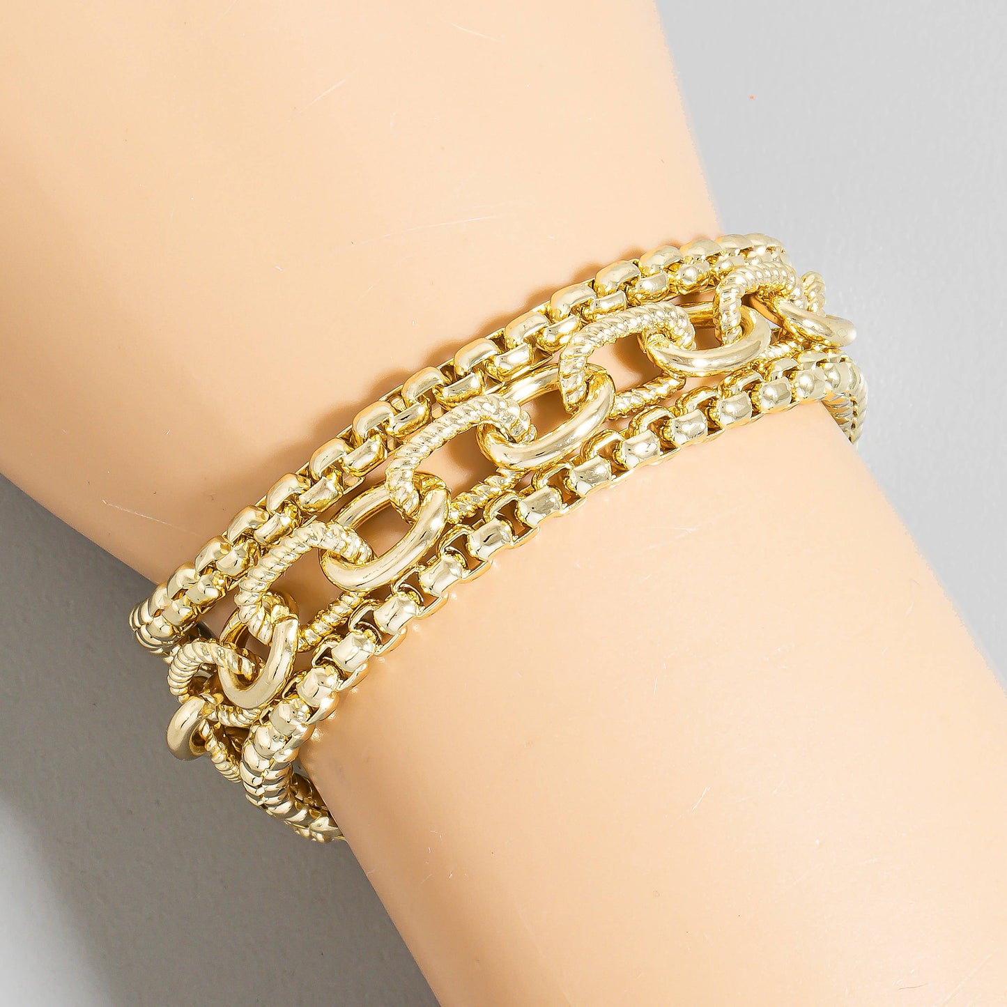 Bracelet Plaqué Or à Fermoir Magnétique Chaînes Assorties The Looks by Fame