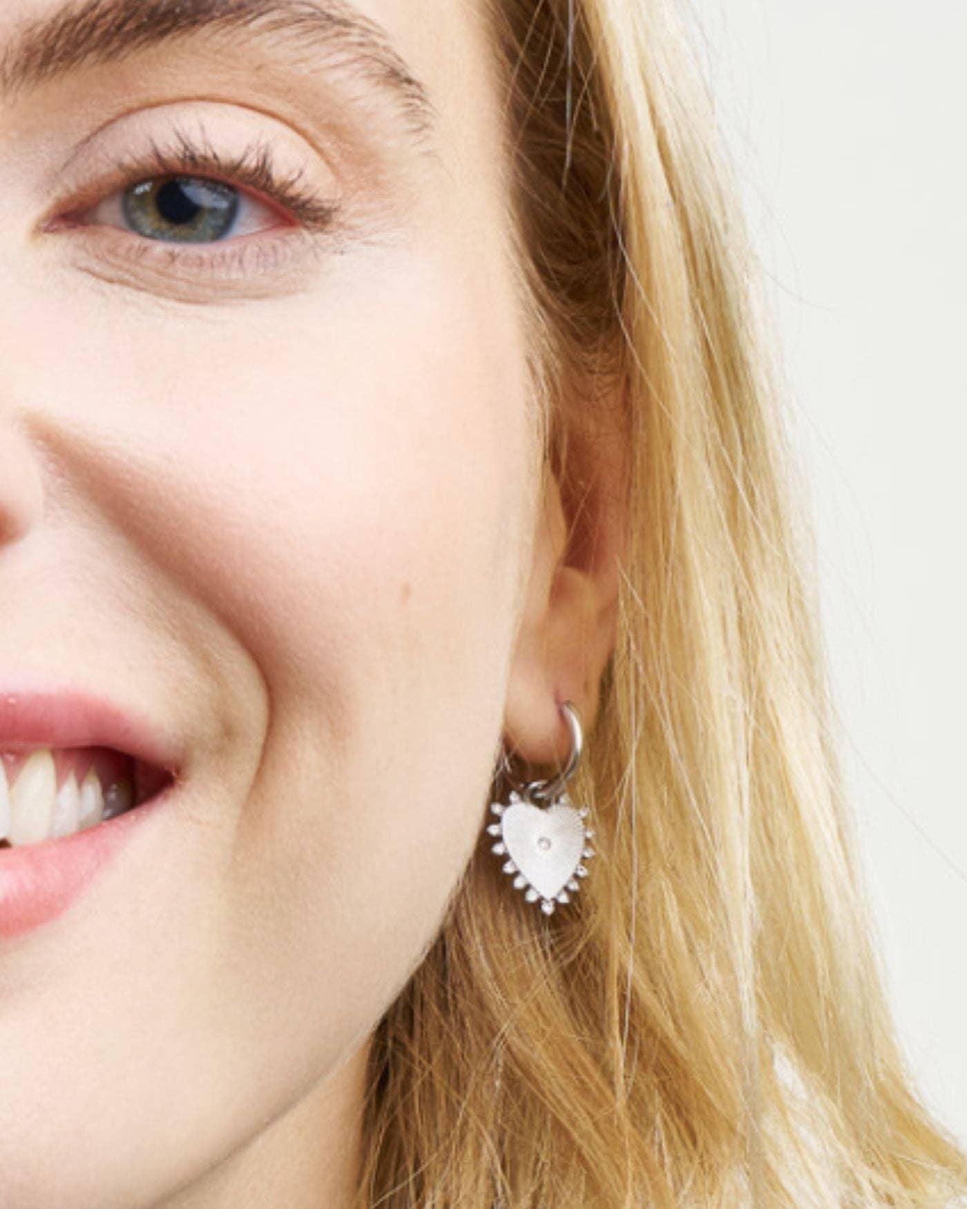 Stella & Dot Stevie Heart Earrings