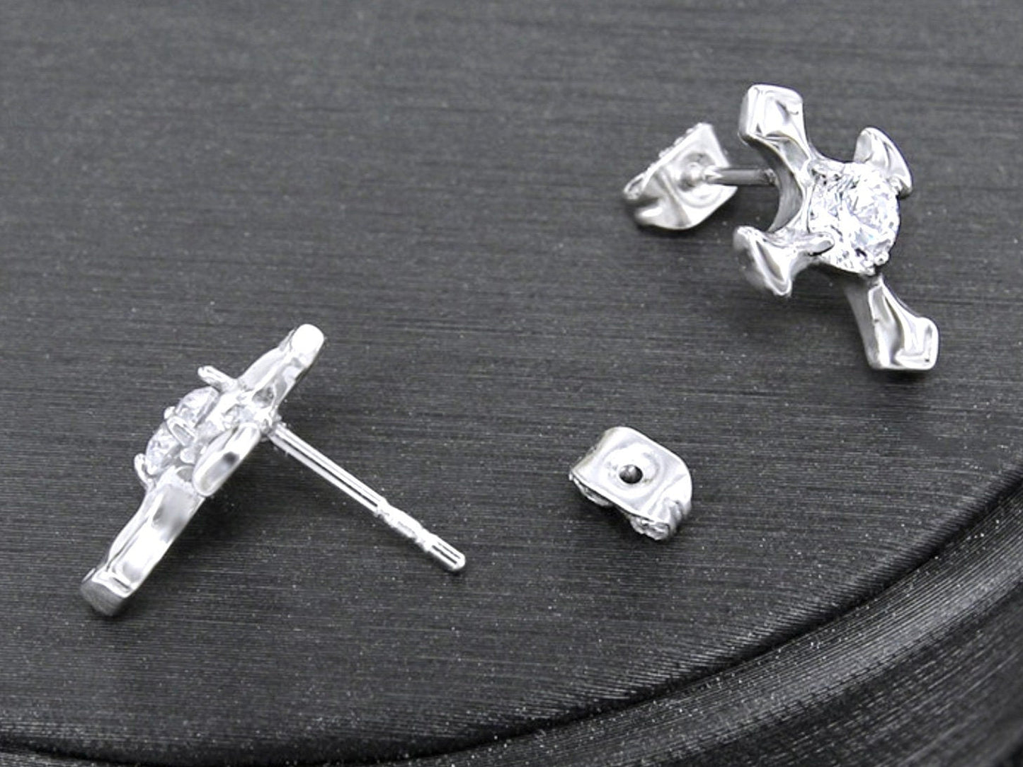 Mens Large Zircon Cross Earring Stud for Women Men Waterproof Hypoallergenic Stainless Steel Silver Stainless Steel Crucifix Hip Hop Punk