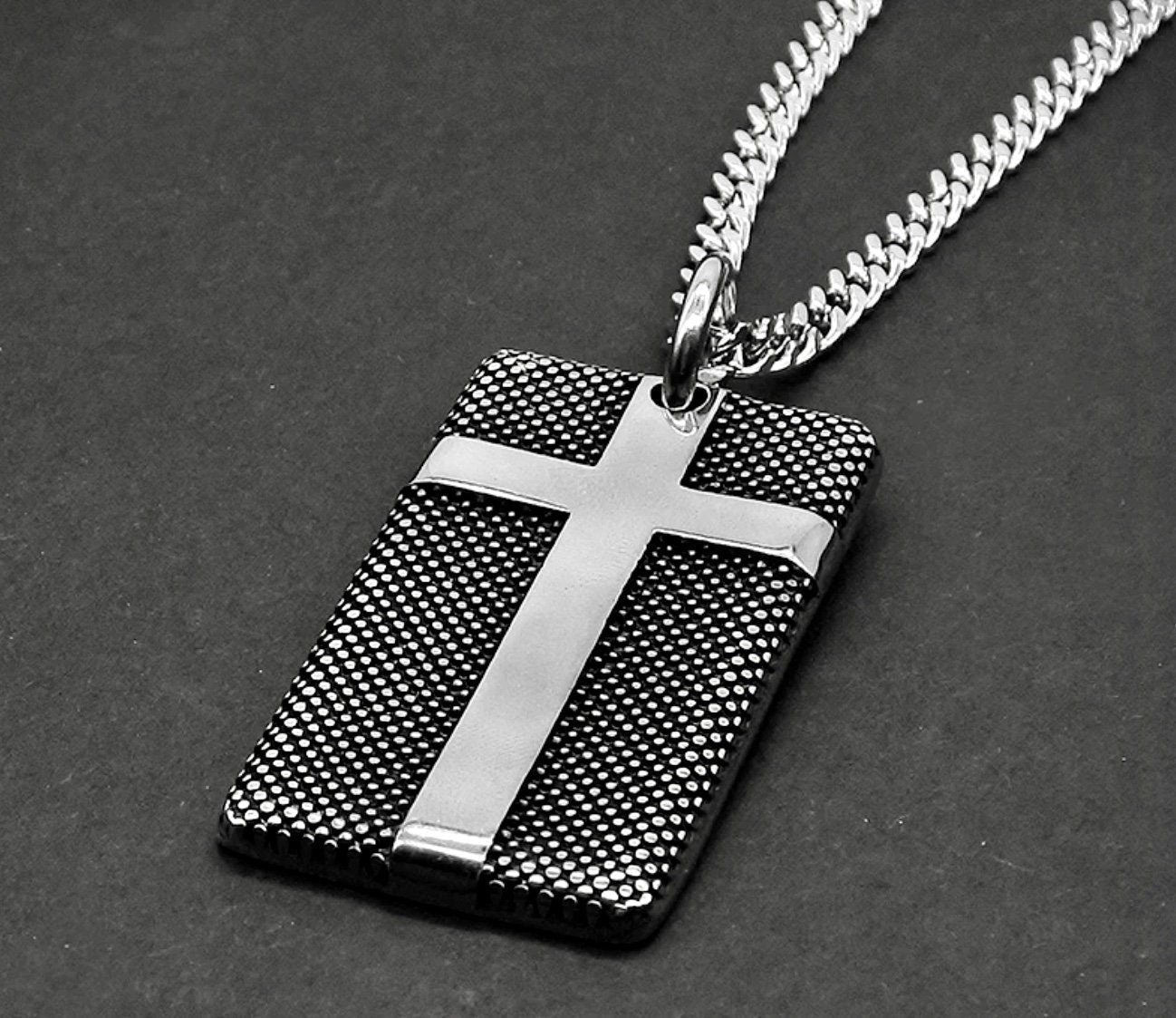 Solid stainless steel cross dog tag necklace knurled engraved detail biker heavy keel chain for men waterproof jewelry