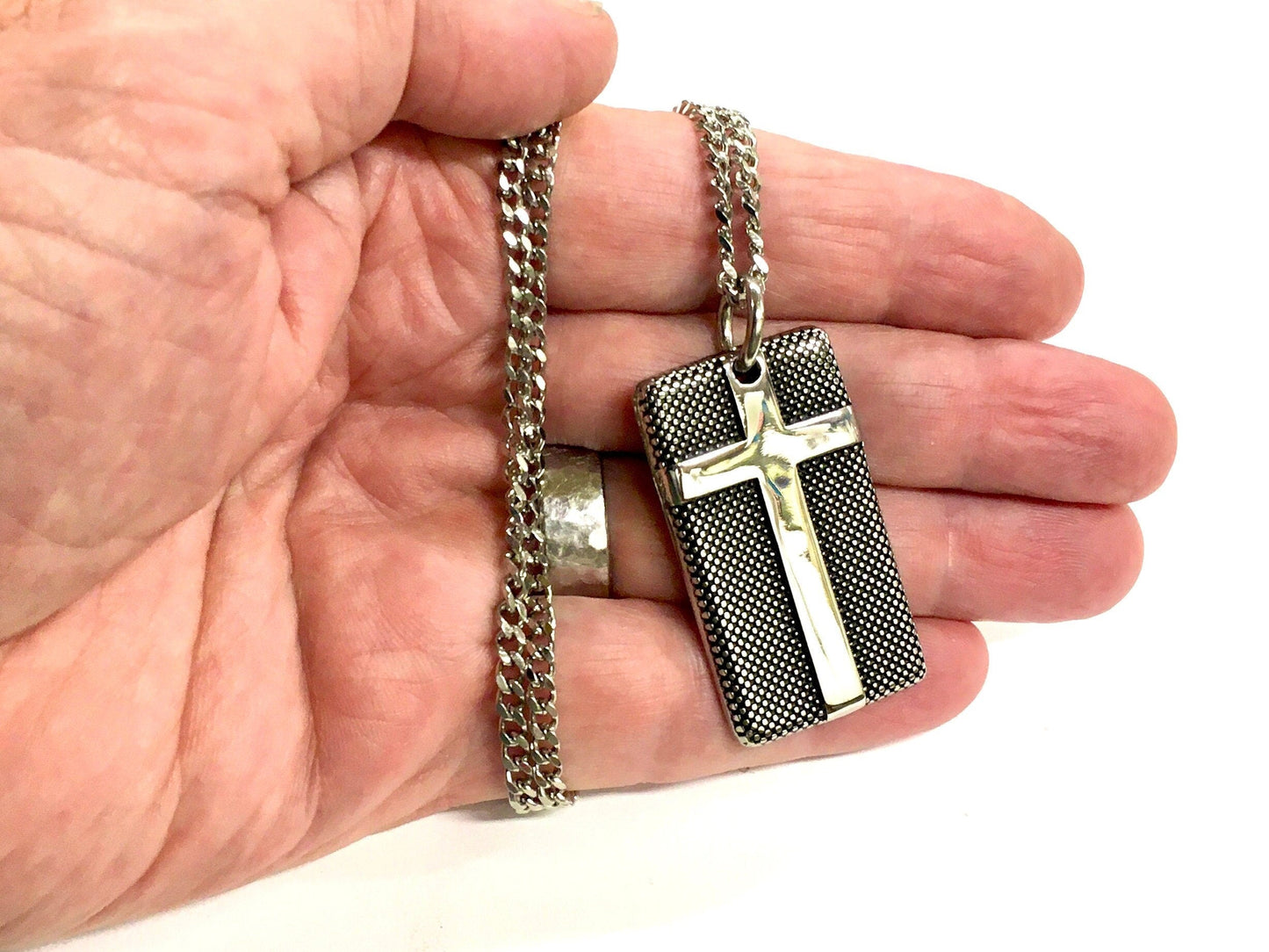 Solid stainless steel cross dog tag necklace knurled engraved detail biker heavy keel chain for men waterproof jewelry